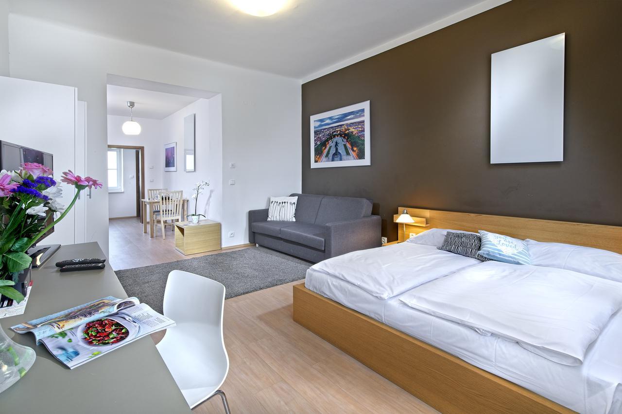 Downtown Suites Chlumova Prague Exterior photo