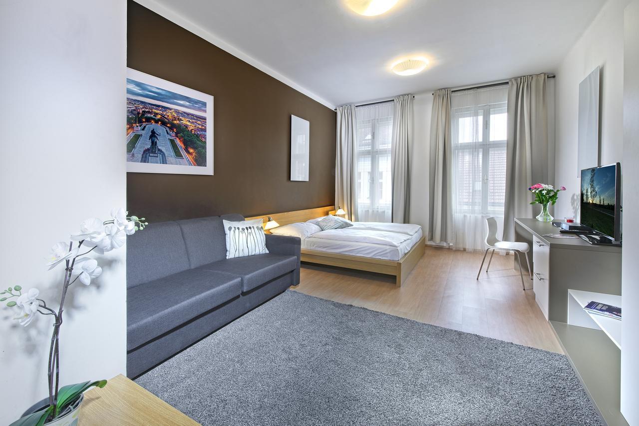 Downtown Suites Chlumova Prague Exterior photo