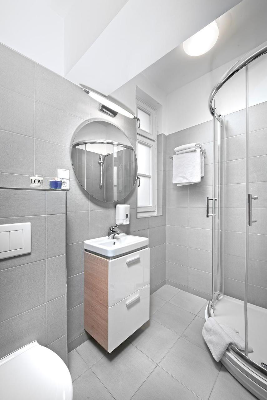Downtown Suites Chlumova Prague Exterior photo